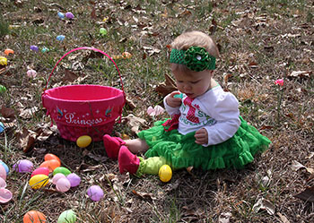 GATHERING EASTER EGGS IN CASAR...