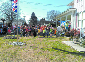 Local Easter egg roll coincides with White House event