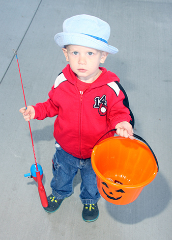 Fishing for treats at Foothills Farmers' Market...