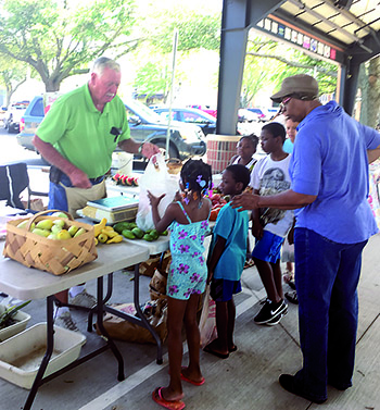 National Farmers' Market Week Aug. 6-12, 2017