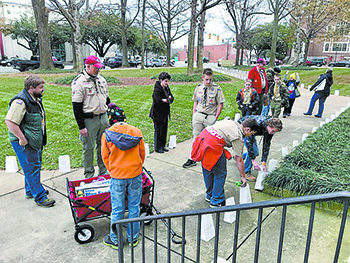 Hospice plans fundraiser, luminary display December 21st