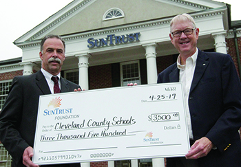 SunTrust of Kings Mountain hand-delivers scholarships