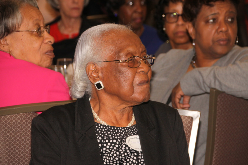 ESSIE MCSWAIN RECEIVES RECOGNITION AS OLDEST VOLUNTEER